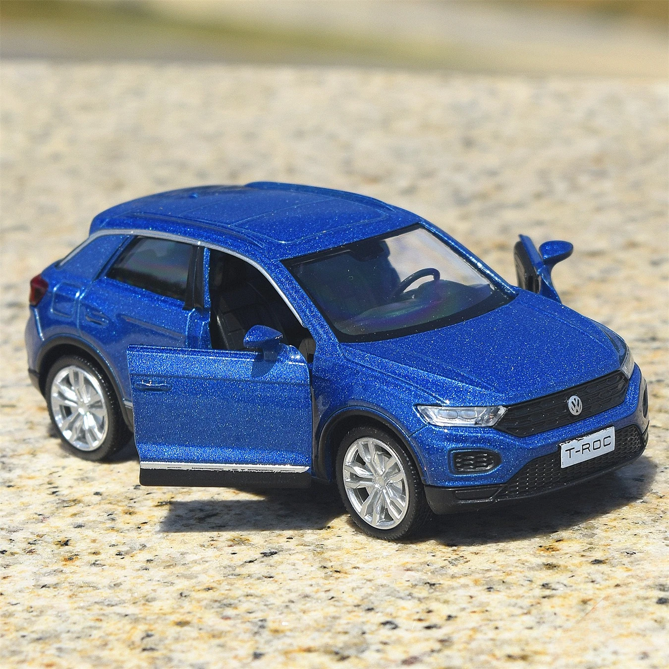 

1:36 Volkswagen T-Roc High Simulation Diecast Car Metal Alloy Model Car decoration display collection gifts toy