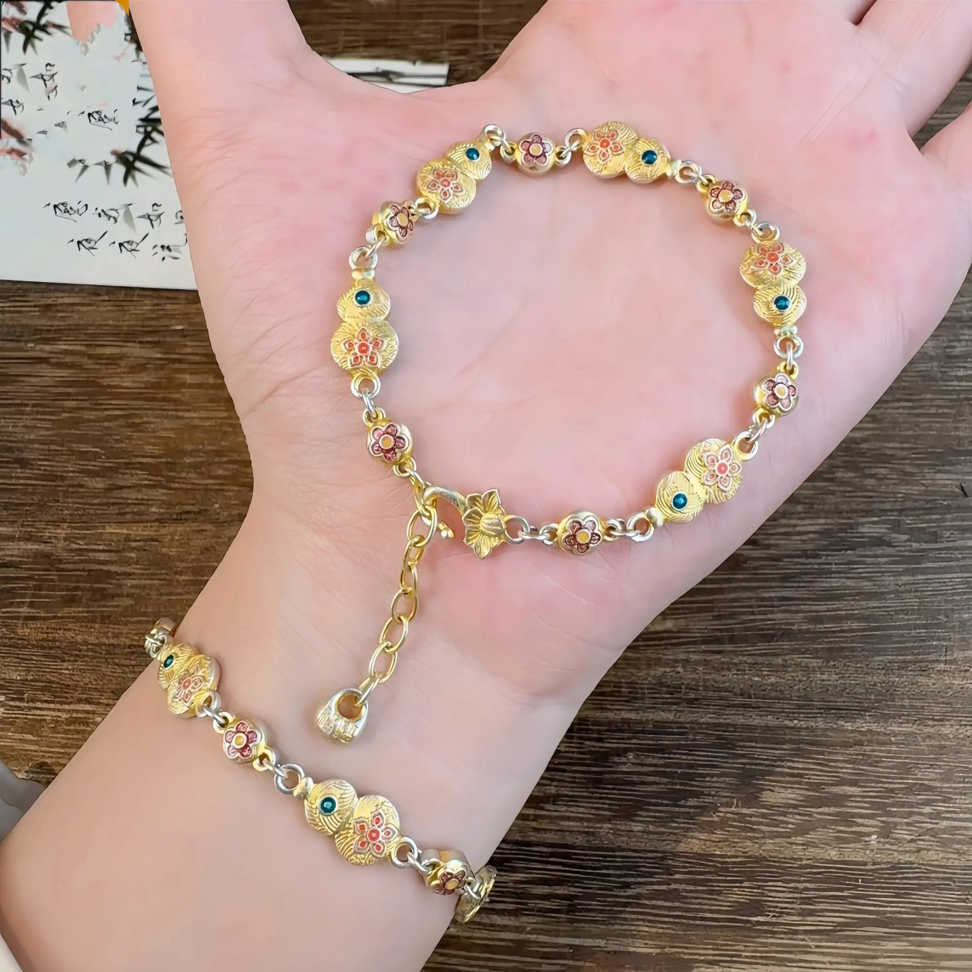 Chinese Style Enamel Gourd Bracelet For Women Good Luck Fortune Blessing Gold Plated Flower Pattern Vintage Elegant Jewelry Idea