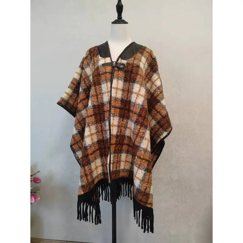 Loose-fitting plaid cape with tassels, perfect for autumn and winter outerwear2026New autumn and winter plaid shawl cape