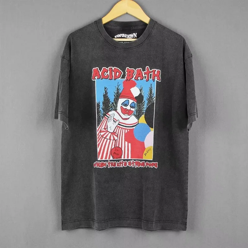 Men's short sleeved cotton printed T-shirt with acid bath pattern. When the kite string bursts, mud and heavy metals accumulate