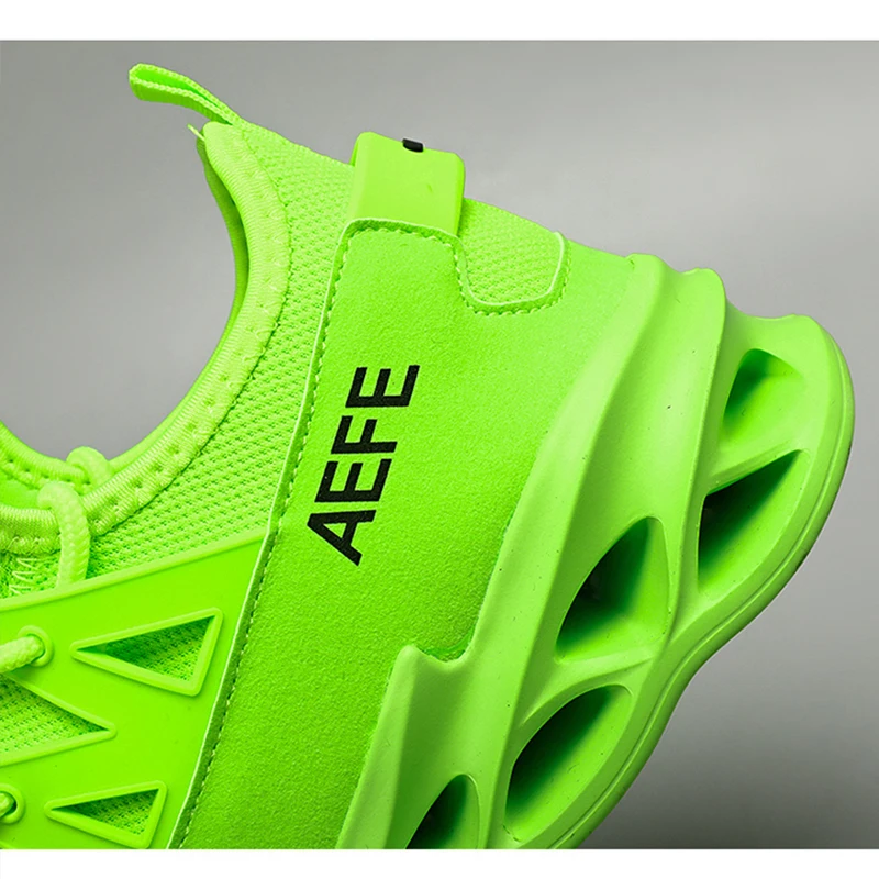 2023 Anti-slip Men Running Shoes Outdoor Breathable Male Walking Shoes Lightweight Sneakers Platform Flexible Men's Tennis 40-47