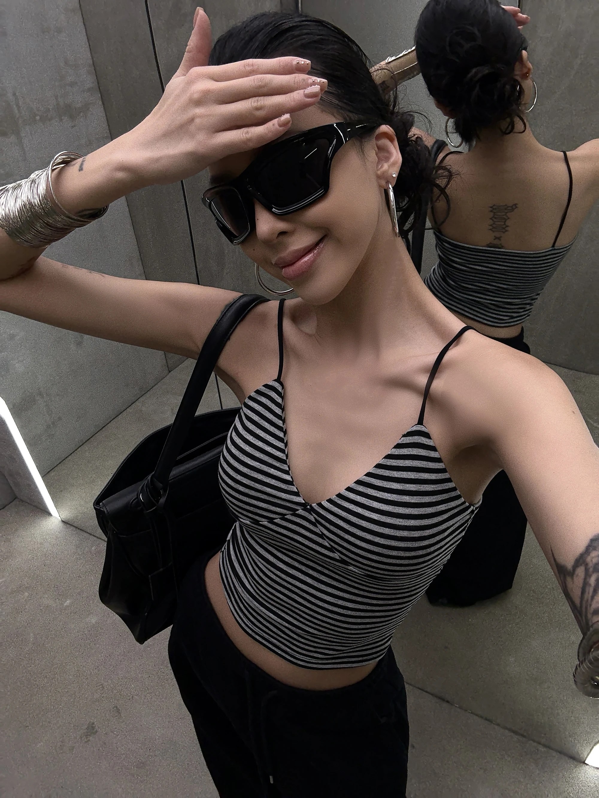 

Wildzero Vintage Black White Striped Strap Vest Women's Sexy Simple Design Top Casual Style Polyester Material Short Length