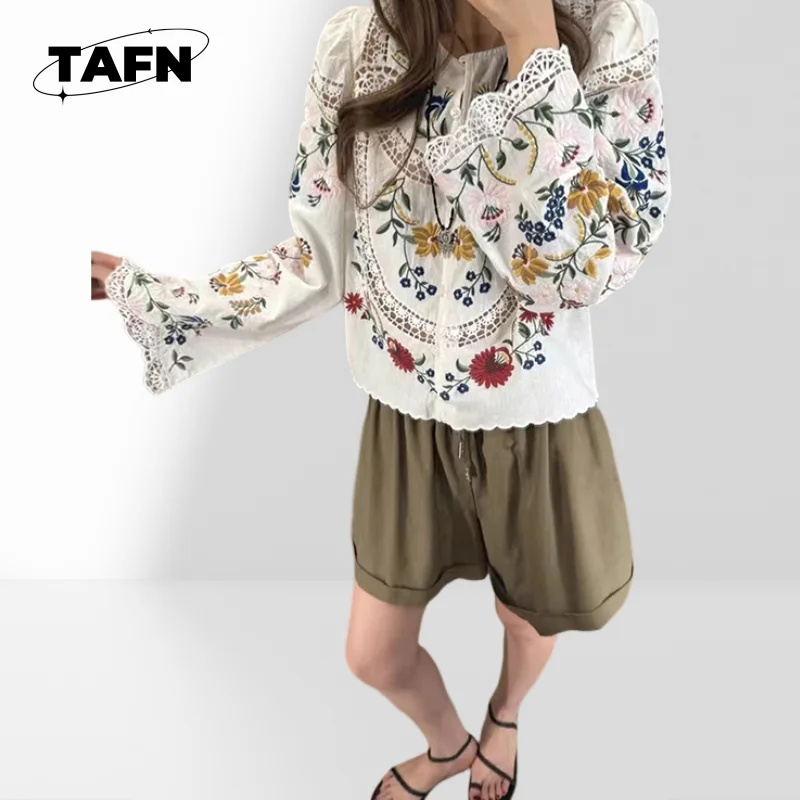 الفرنسية 25 أوائل الخريف ضوء الفاخرة الدانتيل رائع الأزهار طويلة الأكمام جولة الرقبة قميص شارع العليا مزاجه AG1540