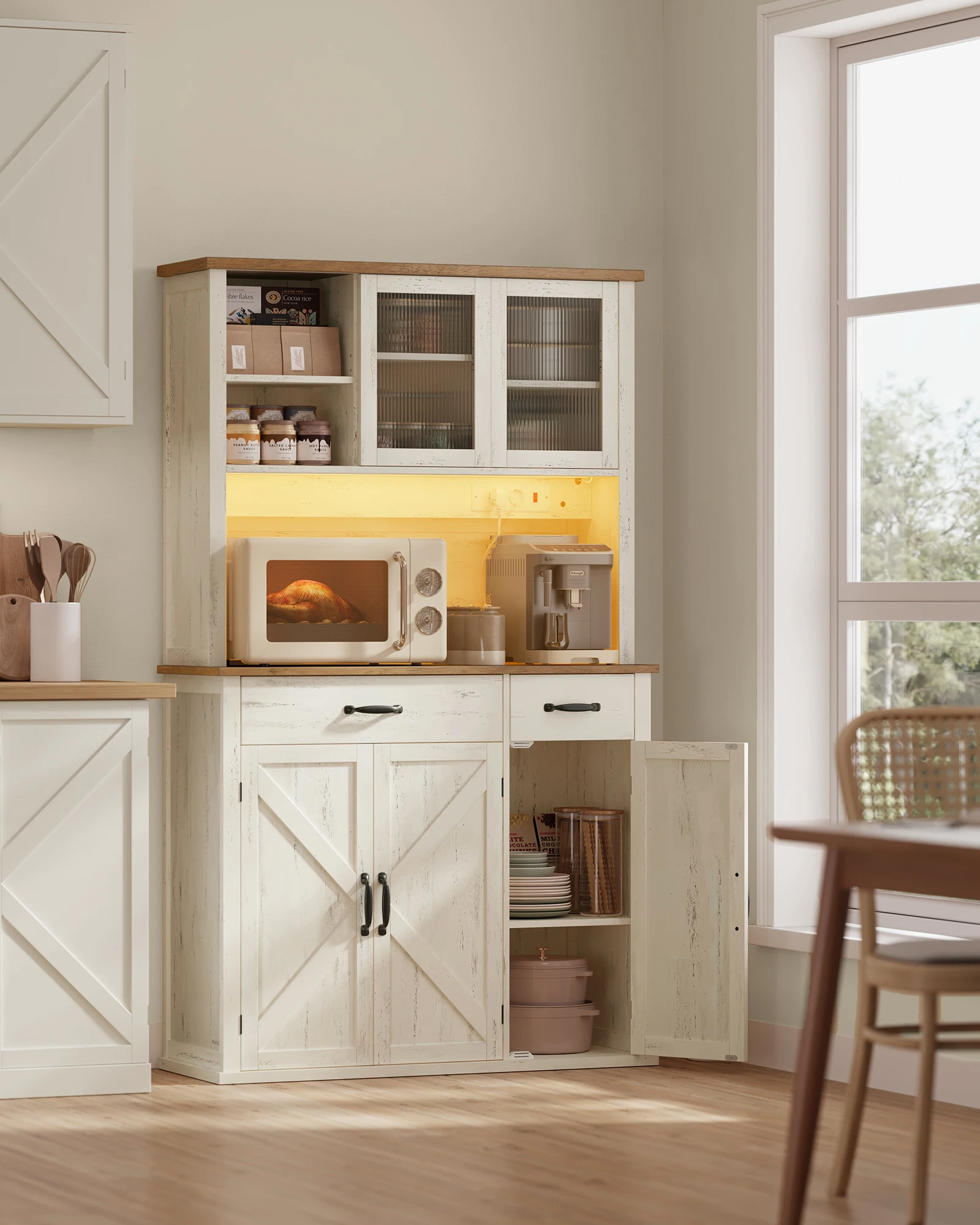 VASAGLE Meuble de Rangement avec Lumières et Chargeur, Placard de Cuisine, avec Portes et Tiroirs, 39,5 x 106,5 x 180,6 cm, Étagères Réglables, Style Campagne, Blanc Rustique et Marron Miel