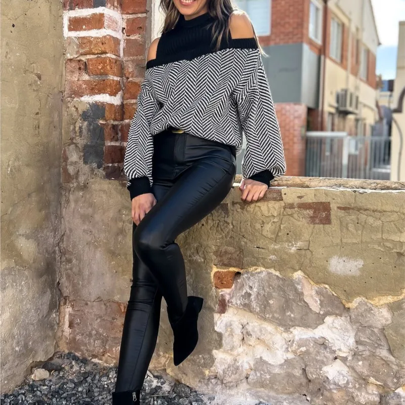 2025 ropa de invierno de punto para mujer, suéter holgado de estilo Simple que combina con todo, jerséis cómodos con hombros descubiertos a rayas