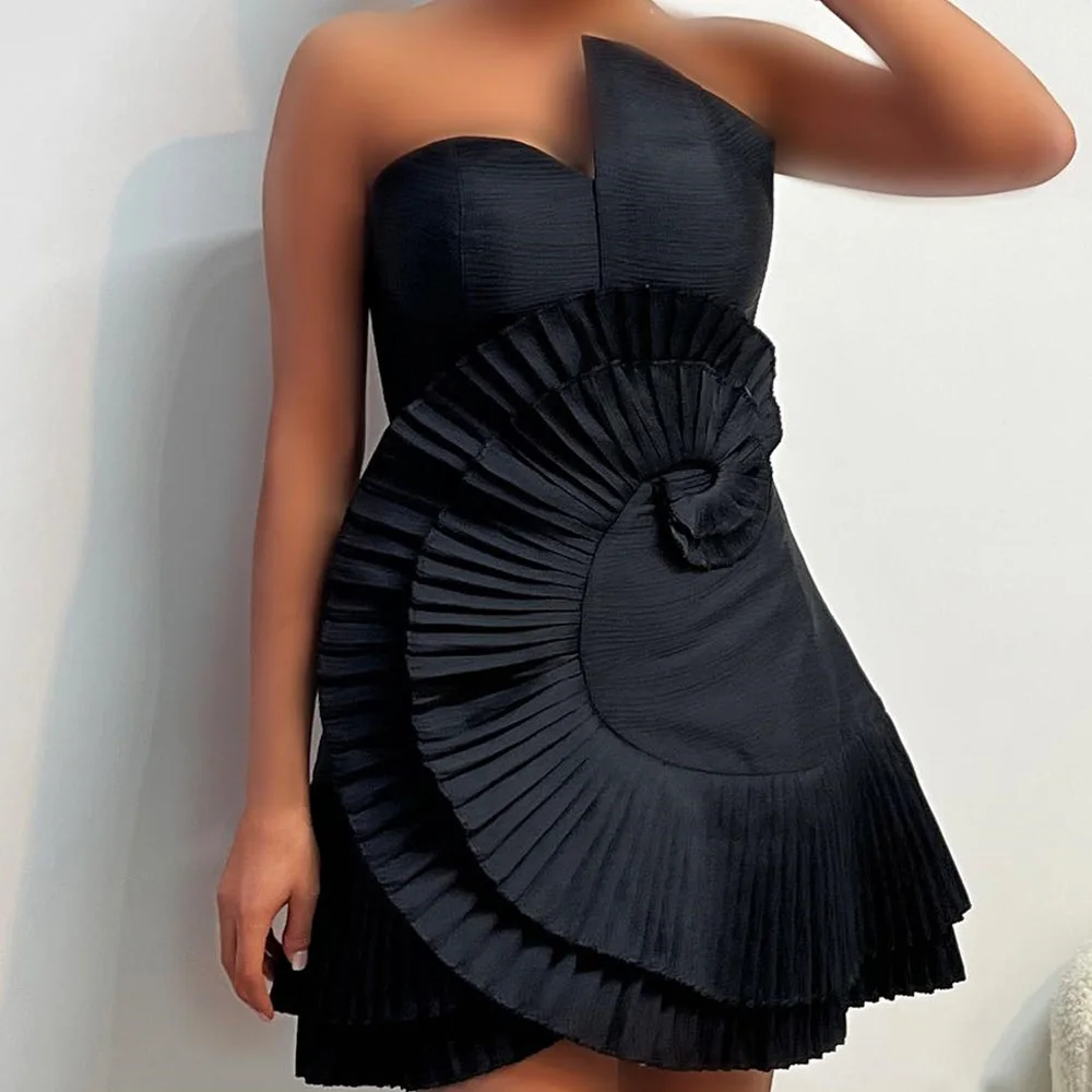 

Strapless Straight Pleats Sleeveless Above Knee Length Solid Color Short and Elegant Party Gowns Cocktail Dress Women Modern