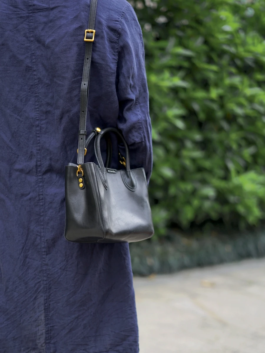 

fashion luxury party genuine leather women's handbag simple fashion designer handmade real cow leather cute crossbody bag