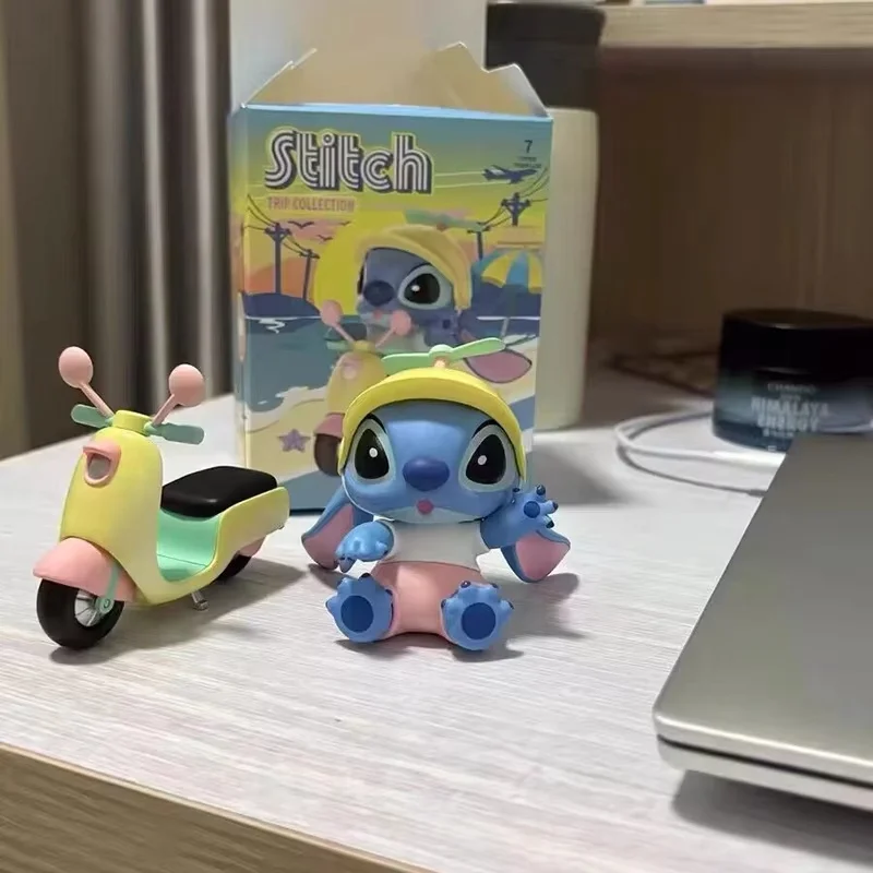 Figura de acción Kawaii de Disney Stitch Play Series, modelo coleccionable, caja ciega de juguete, figura de Anime para niños, regalo de decoración de Navidad