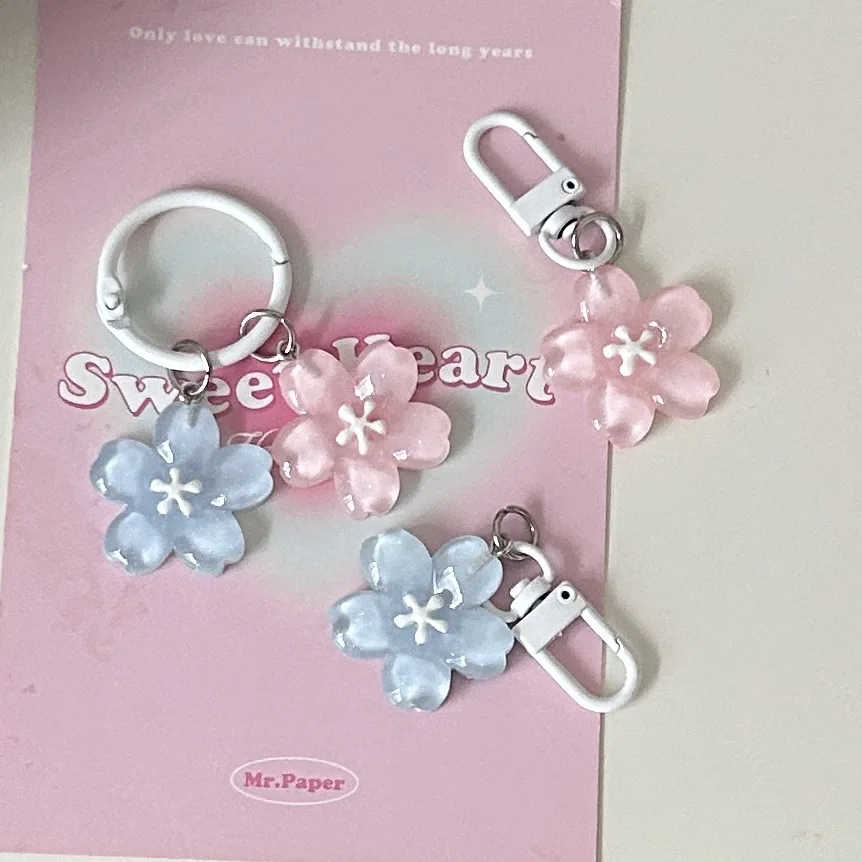 Romantic Jelly Sakura Keychain, Cute Girly Gentle Transparent Flower Key Ring, Ideal for Couples, Best Friends and Backpacks