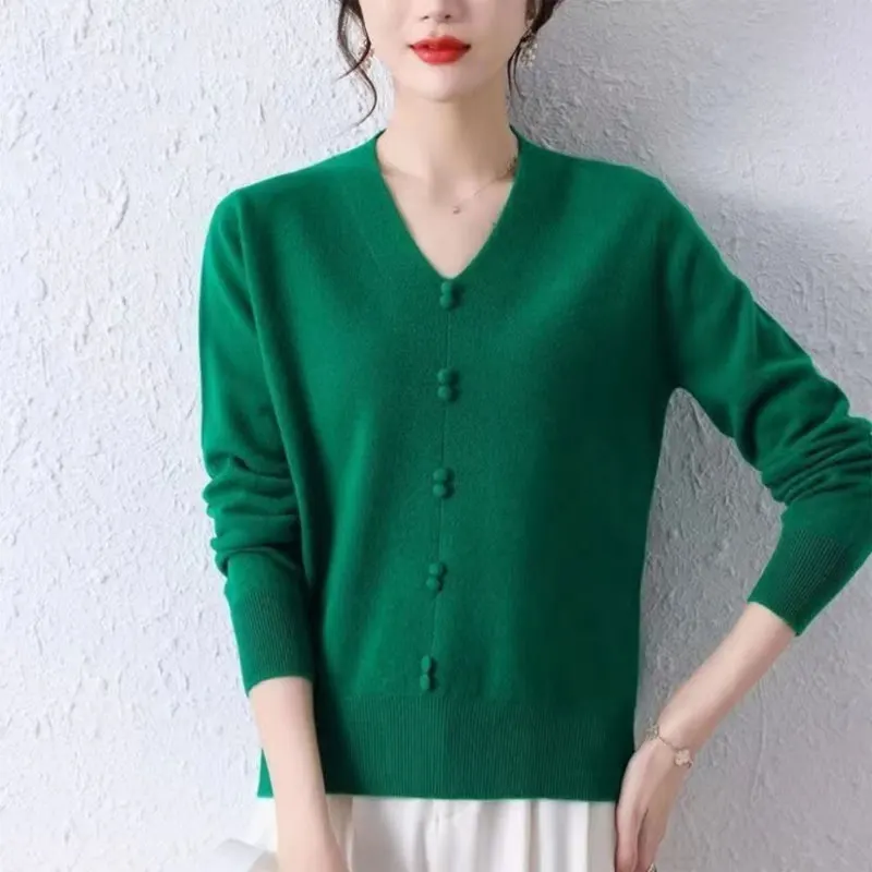 Sweater rajut warna polos dasar wanita, pakaian kasual leher V berkancing musim gugur musim dingin longgar gaya Korea lengan panjang jumper