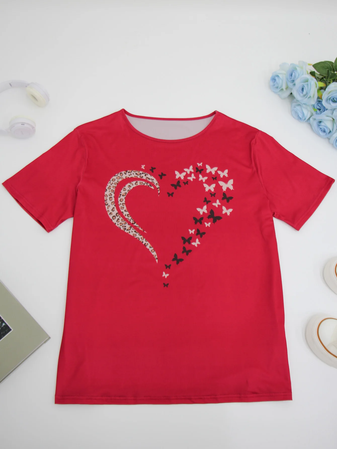 حجم كبير تي شيرت بأكمام قصيرة الربيع والصيف المرأة جولة الرقبة قصيرة الأكمام فضفاضة الحب تي شيرت أعلى