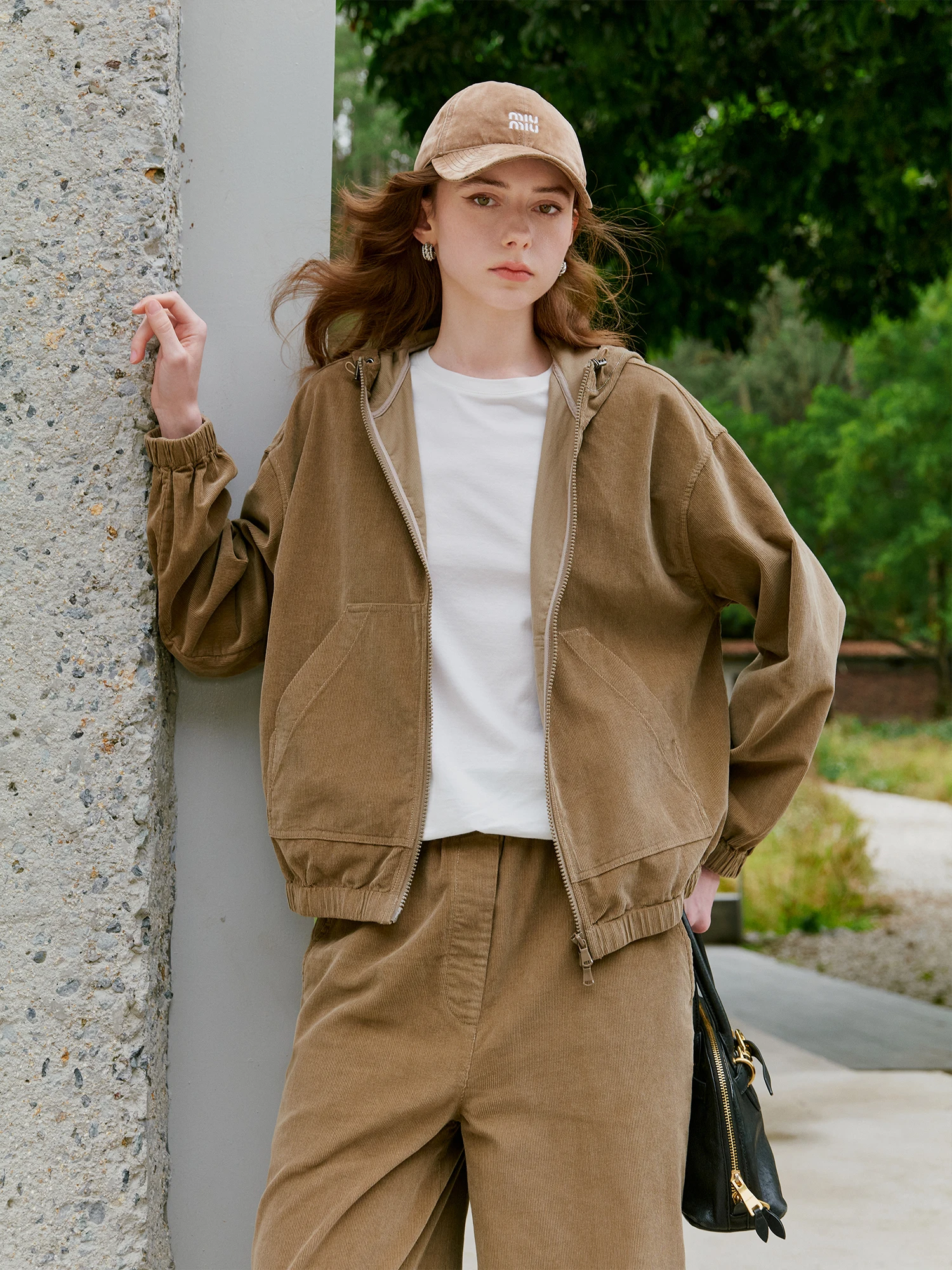 

Модный молодежный вельветовый комплект: куртка с капюшоном и брюки, классический стиль BC, с длинными рукавами, для взрослых женщин, осенне-весенний наряд