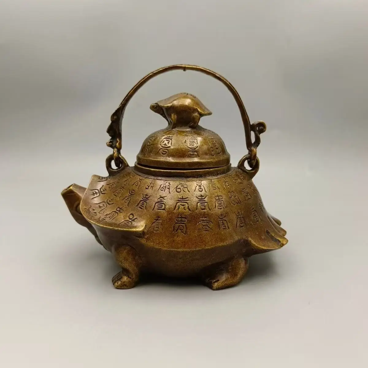 Wholesale Copper Ornaments Antique Brass Kettle Handheld Kettle Turtle Copper Kettle Tea Kettle Longevity Turtle Kettle Props