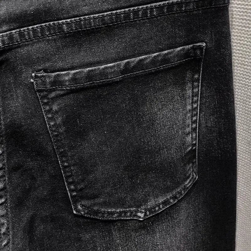 Pantalones vaqueros bordados de alta gama para hombre, pantalones bordados con patrón de marca a la moda para hombre, nuevos pantalones ajustados versátiles de moda para otoño e invierno