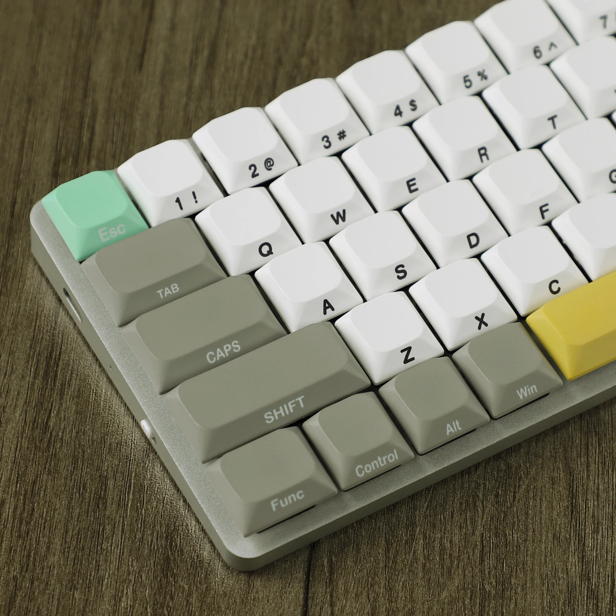 Imagem -02 - Ymdk-teclado Mecânico Branco Retro Ultra-fino mx Pbt Keycap Impressão Lateral Corante para Nuphy 61 64 75 87 96 104