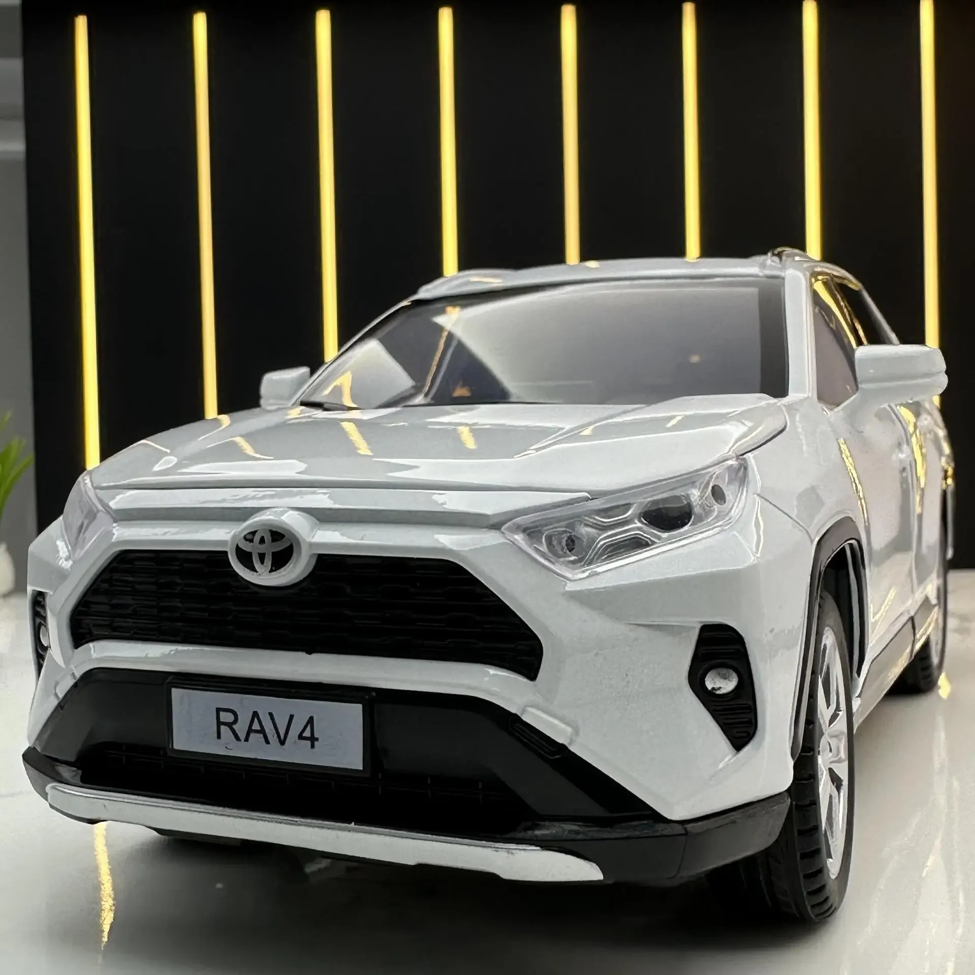 Simulation 1/24 Scale Toyota RAV4 Off Road Car Model Alloy Diecast Toys Vehicles Collective Metal Dasting Vioture Miniature