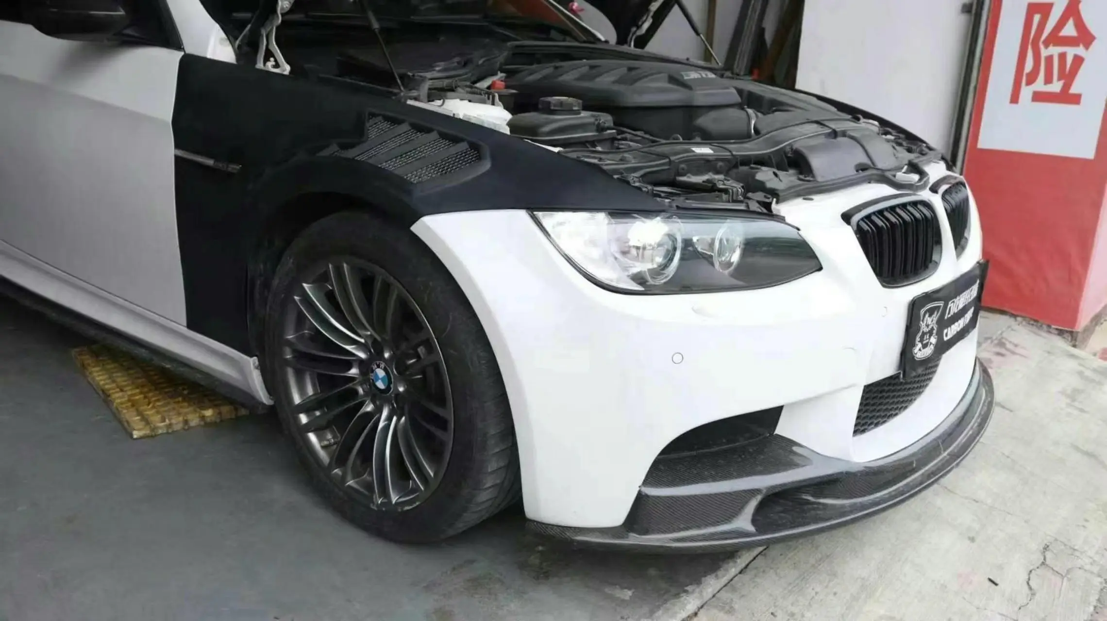 GT-4-RS Style Carbon Fiber Front Fender For 2009-2013 BMW 3 Series E92 E93 M3 Front Bumper Side Fender Air Vent Mudguard Bodykit view 3