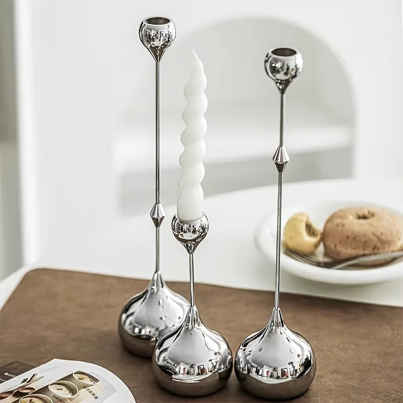 

Simple and modern model room restaurant tabletop creative light luxury soft decoration European metal water drop candle holder