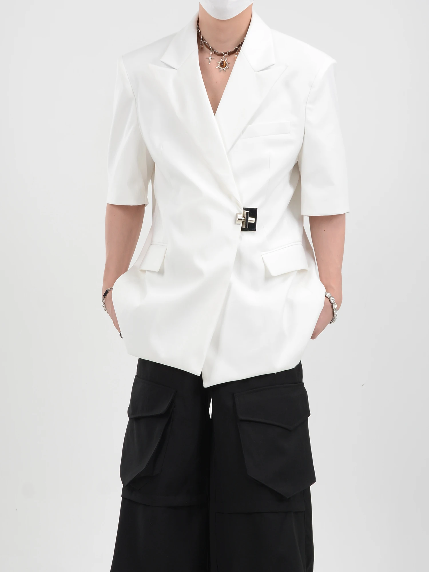 Fashion Designer Style Design Texture Metal Lock Catch Padded Shoulder Short Sleeve Suit Coat Loose Profile