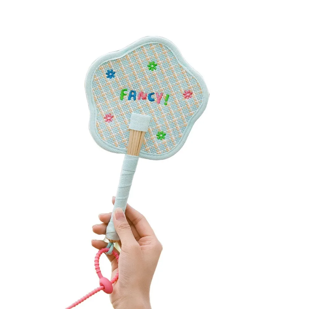 

Handmade Manual Straw Hand Fans Flower Shape Adjustable Cute Woven Fan with Hanging Hoop Handheld Hand Cranked Fan Home Decor