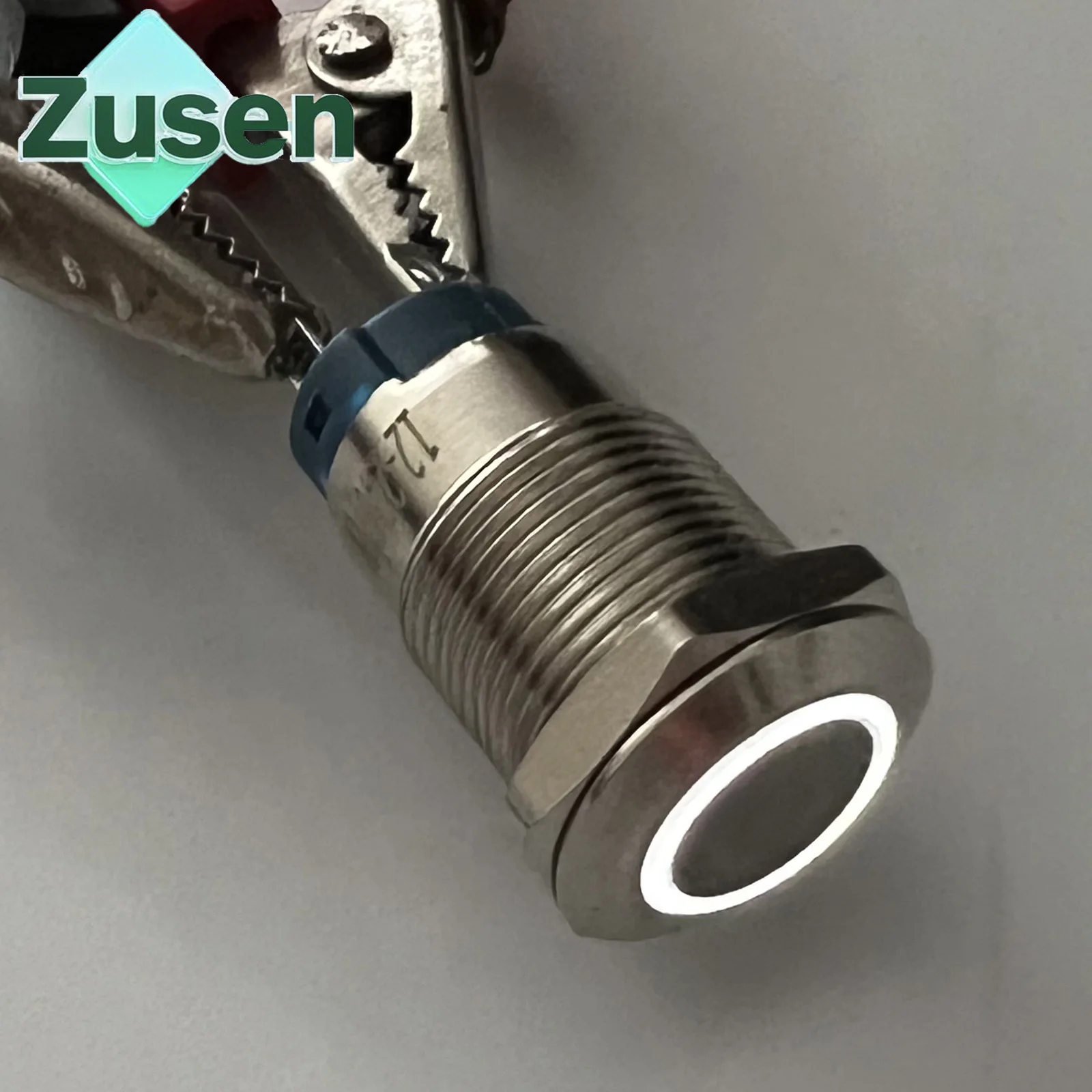 

Zusen 12 мм кнопочный переключатель с плоской головкой и фиксацией/мгновенного кольца светодиодный светильник (ZS12F-10E/J/N)