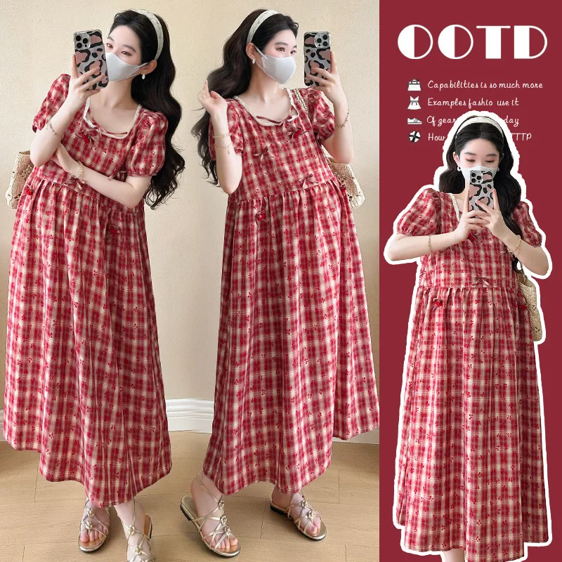 

2025 Korean-French Style Maternity Dress - Fashionable Short Sleeve Square Neck Gingham Maxi Dress for Chic Expecting Mothers