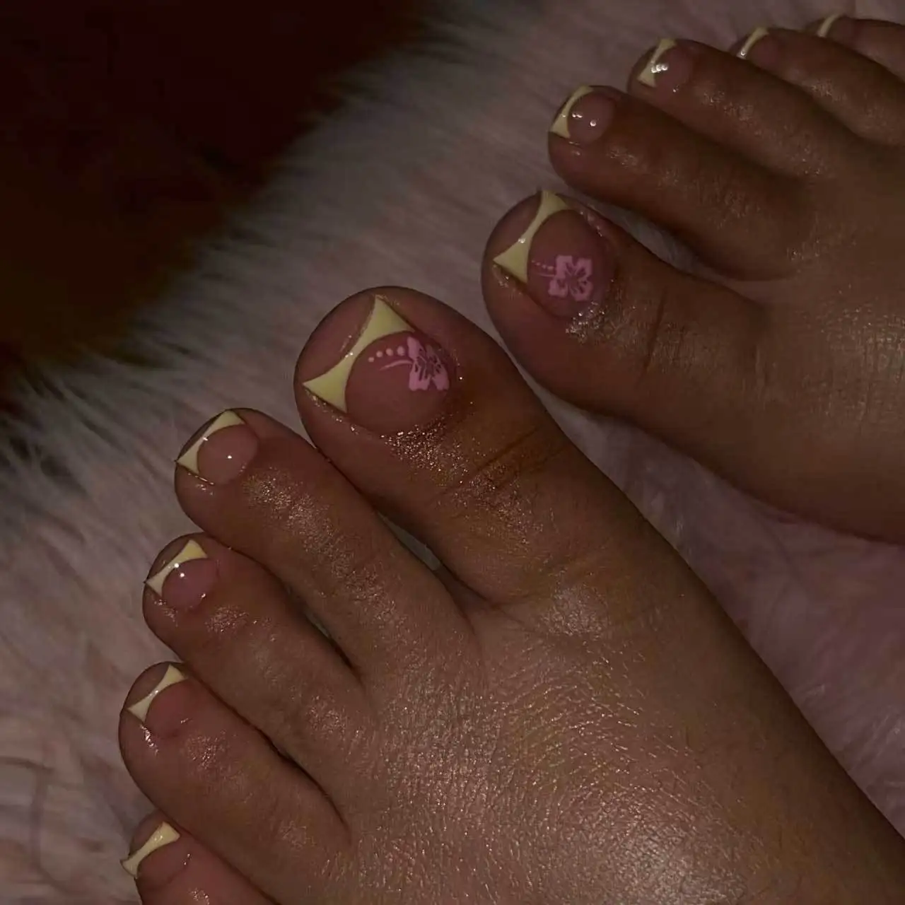 Faux ongles français à tête carrée courte, 24 pièces, poudre brillante, Design de strass, motif de fleur artistique, portables, à pression