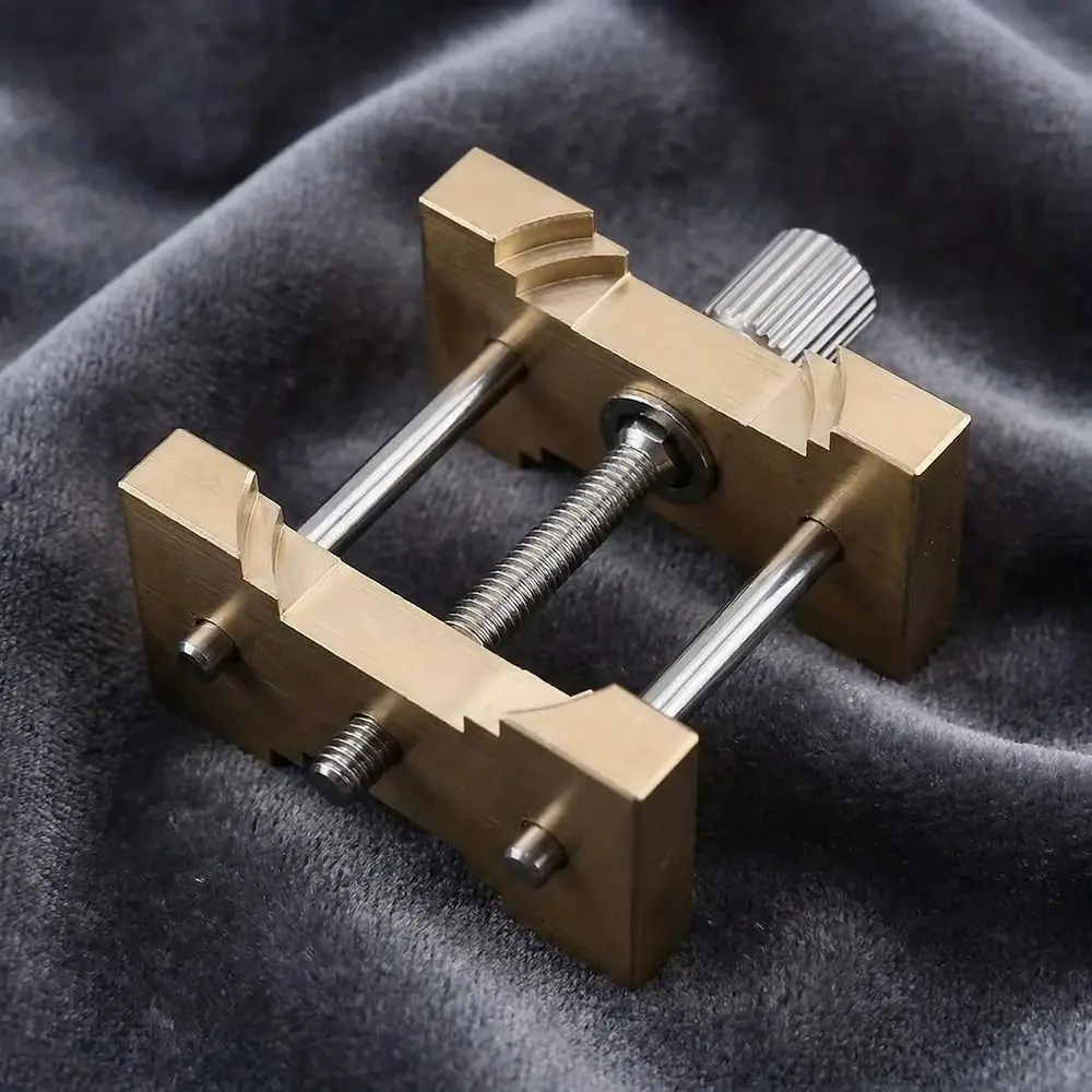 

Multi-functional Watch Movement Holder Fixed Base Universal Watch Repair Tools Maintenance Tool Brass Material Brass Clamper