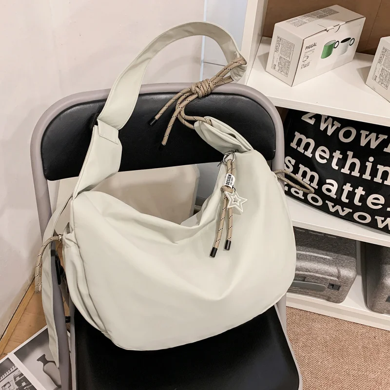 

Новая модная сумка-пельмень 2025 года, стильная сумка через плечо для студенток, спортивная сумка для активного отдыха