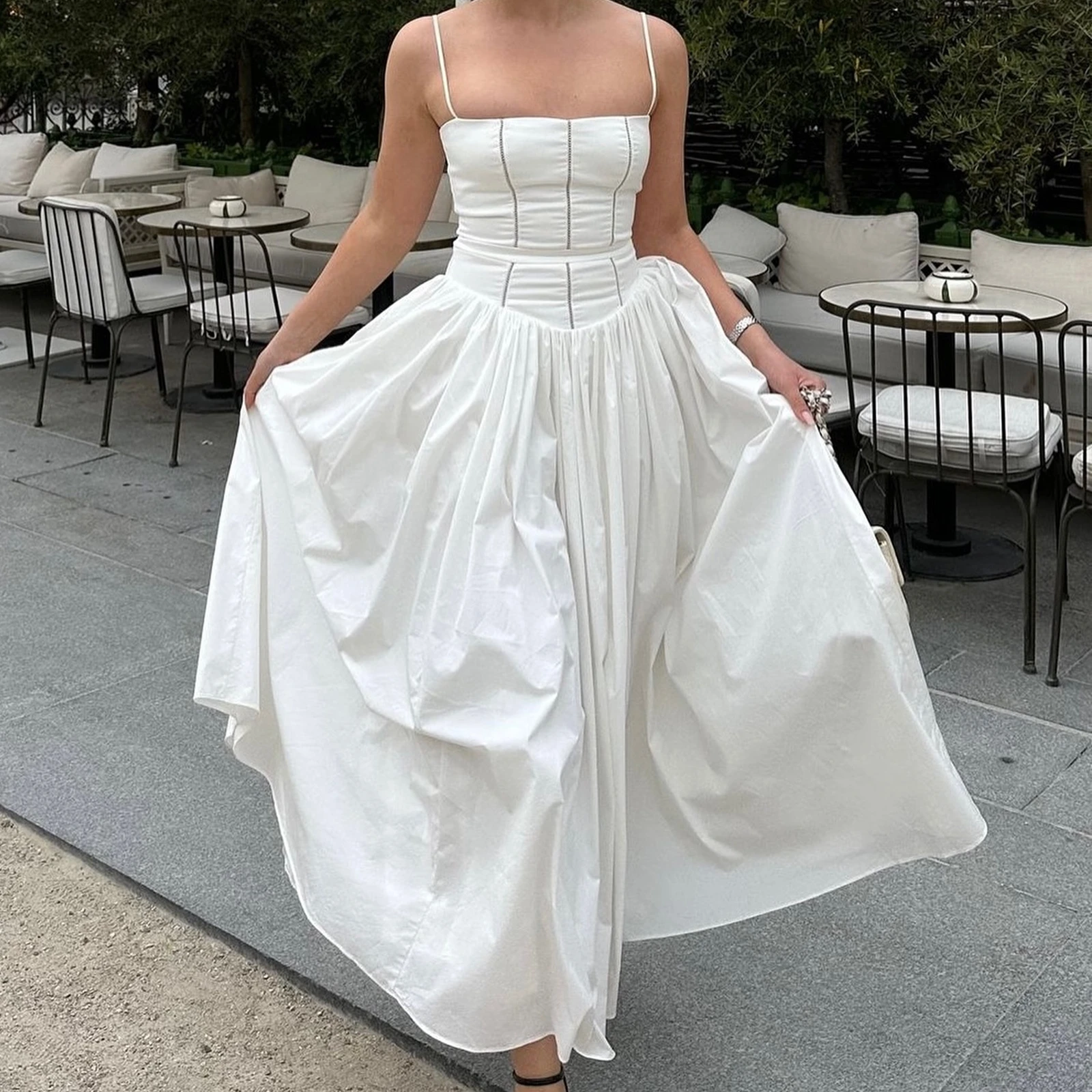 女性の夏のロングキャミドレスノースリーブフラワープリントドレスビーチ休暇パーティー日常着アウトドアアクティビティストリート