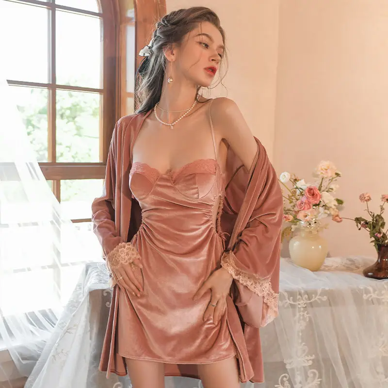 The new French lingerie with robes women sexy pajamas velvet slip dress can be paired with a black and pink gown