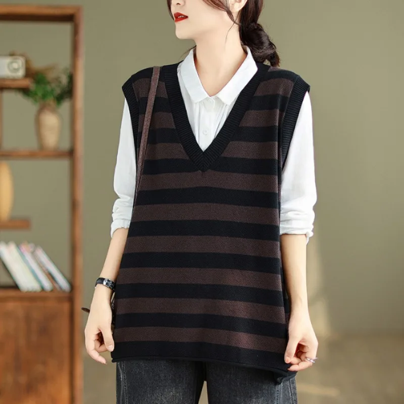 Spring New Literary Vintage Sweater Vest Women\'s Print V-neck Stripe Patchwork Loose Fashion Casual Simple Knitted Vest Top 2024