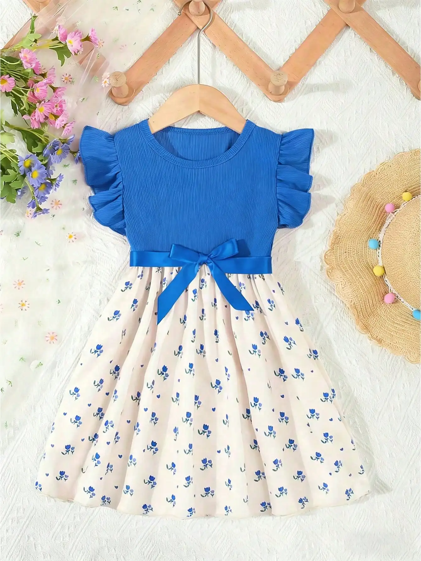 2026 casual and elegant girls' sleeveless round neck floral print dress with lotus leaf sleeves, suitable for daily travel