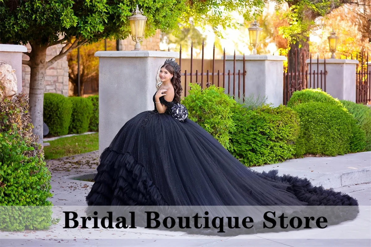 

Gorgeous Black Quinceanera Dresses Mexico 16 Sweetheart Tulle Tiered Ruffles Beaded Appliques Custom vestidos de xv año