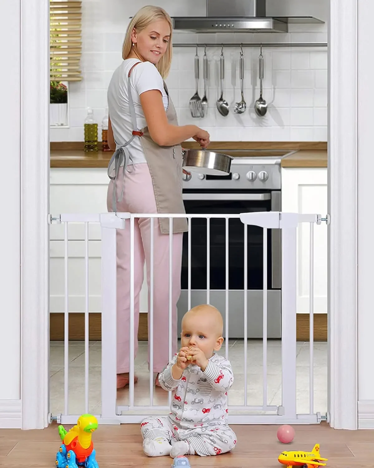 Durable Baby Safety Gate Security Stair Gate Fence for Kids Isolating Barrier Baby Safe Product White Black Wooden