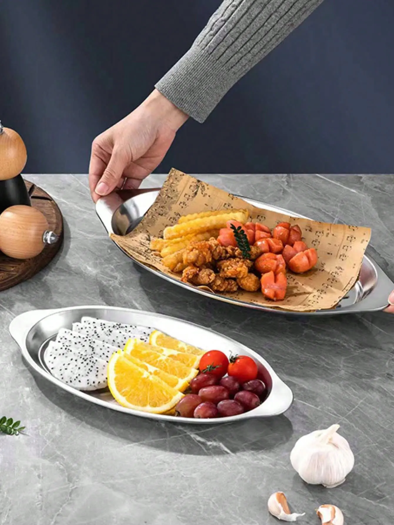 Food-Grade Stainless Steel Steaming Fish Plate with Double Handles, Oval-Shaped Steaming Fish Dish for Home Use, Special Plate for Steaming Sea Bass, 1 Piece