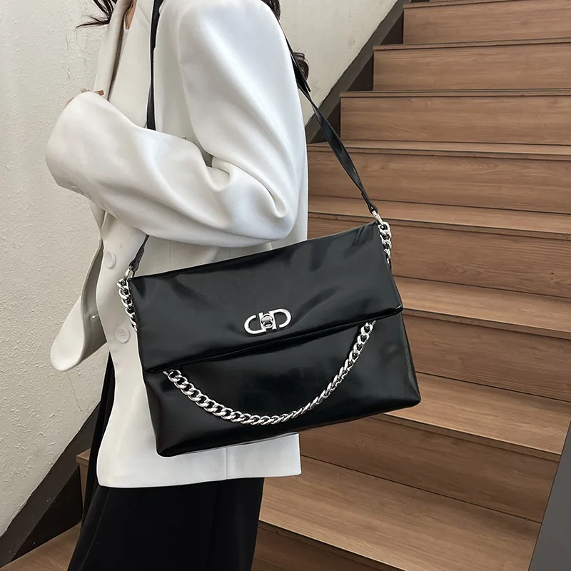 Trendy crossbodytas met ketting 2025, nieuw voor dames, casual opvouwbare schoudertas, lichtgewicht tas met grote capaciteit voor dagelijks gebruik
