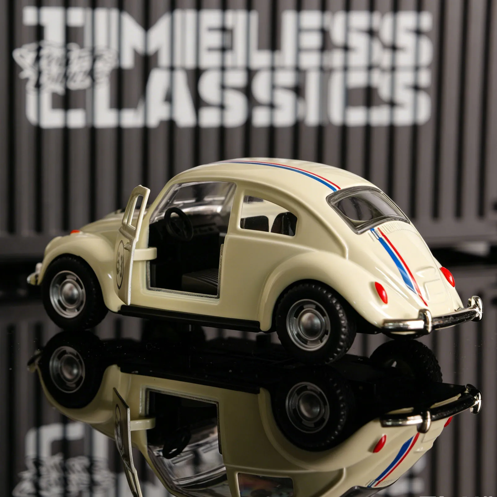 1:32 White No.53 Beetle Diecast Race Car, Retro Classic Bug Model, Pull-Back Alloy Toy with Open Doors, Kids Collectible Birthda view 4