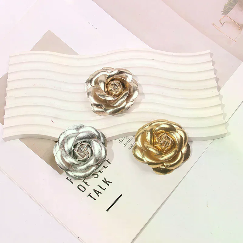 Hot Leather Camellia Brooches For Women Elegant Big Flower Pins Scarf Buckle Fashion Jewelry Coat Accessories Brooch