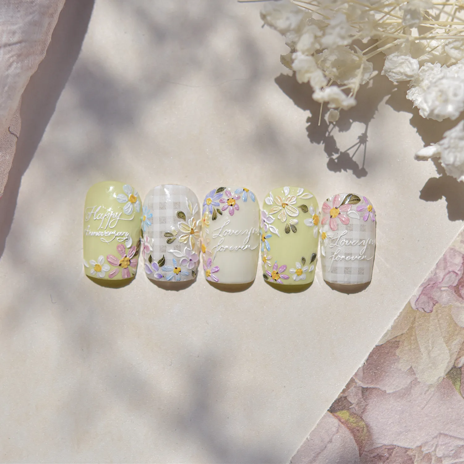 สติกเกอร์ติดเล็บลายดอกเดซี่หลากสีสัน 5D 1 ชิ้น สวยงามสำหรับฤดูใบไม้ผลิและฤดูร้อน ลายดอกไม้บานสะพรั่ง สติกเกอร์ติดเล็บแบบลอกออกได้ สำหรับตกแต่งเล็บ DIY สไตล์หวานๆ