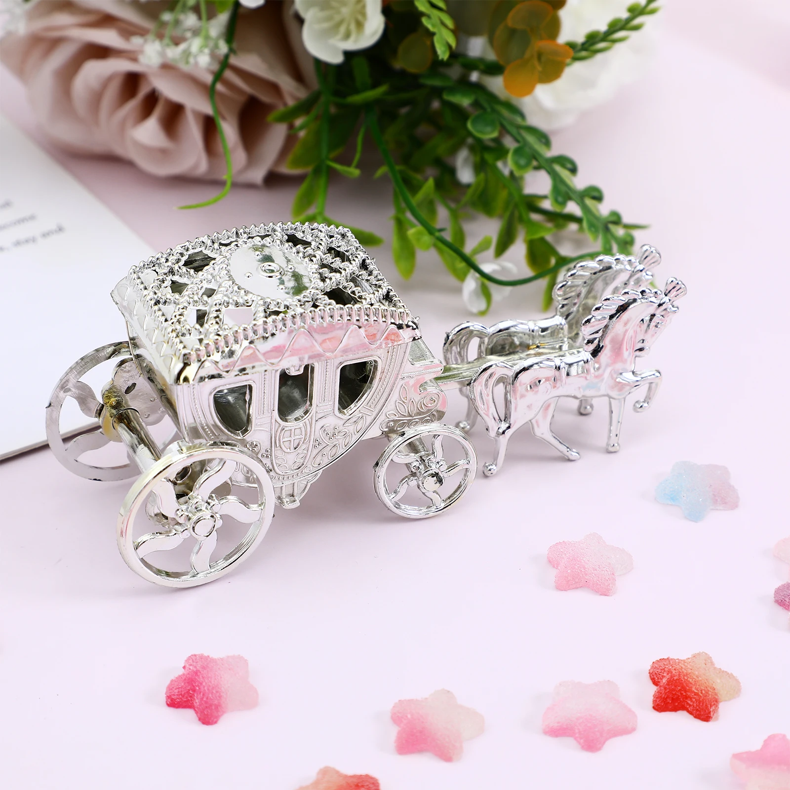 

Elegant Carriage Shaped Wedding Candy Box Fillable Mini Treat Jars Small Gift Boxes Party Favor Containers Plastic Craft Storage