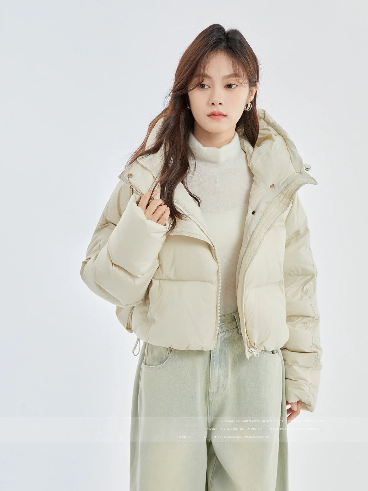 

Женская утепленная куртка-пуховик MoZa с капюшоном и поясом на талии, зимняя коллекция 2024, модный дизайн для повседневной носки, белый цвет.