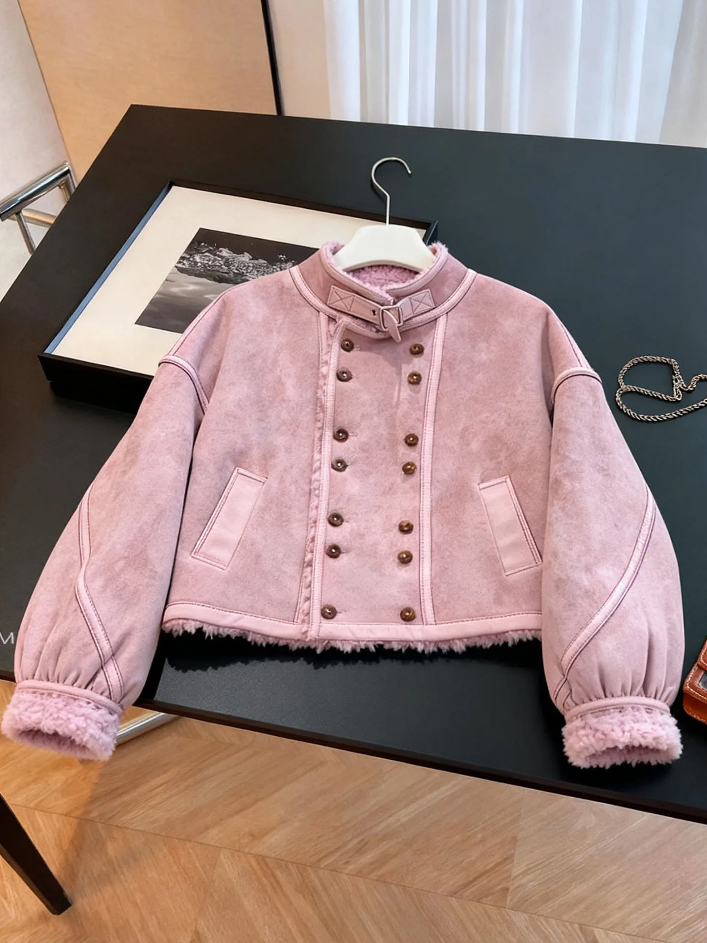 

Розовая утепленная женская куртка с воротником-стойкой, новая осенне-зимняя свободная верхняя одежда из искусственной замши из овечьей шерсти, мотоциклетное пальто в стиле ретро