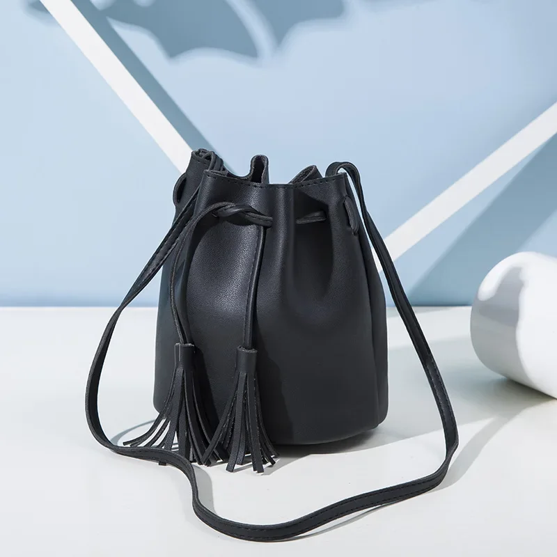 Summer Bucket Bag Vintage Tassel Messenger Crossbody Bags for Women Trend Designer Shoulder Handbags Large Capacity Bag Tote