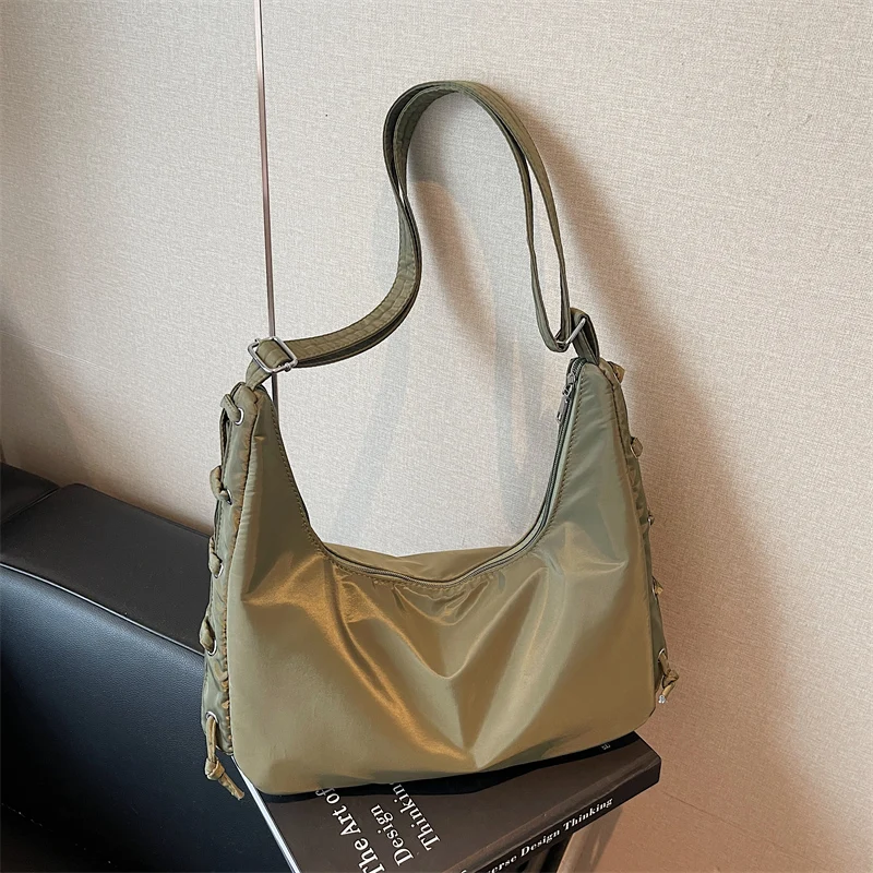 

Осень-зима 2022, новые нейлоновые сумки на плечо, популярные модные уникальные дизайнерские популярные молодежные сумки через плечо для женщин