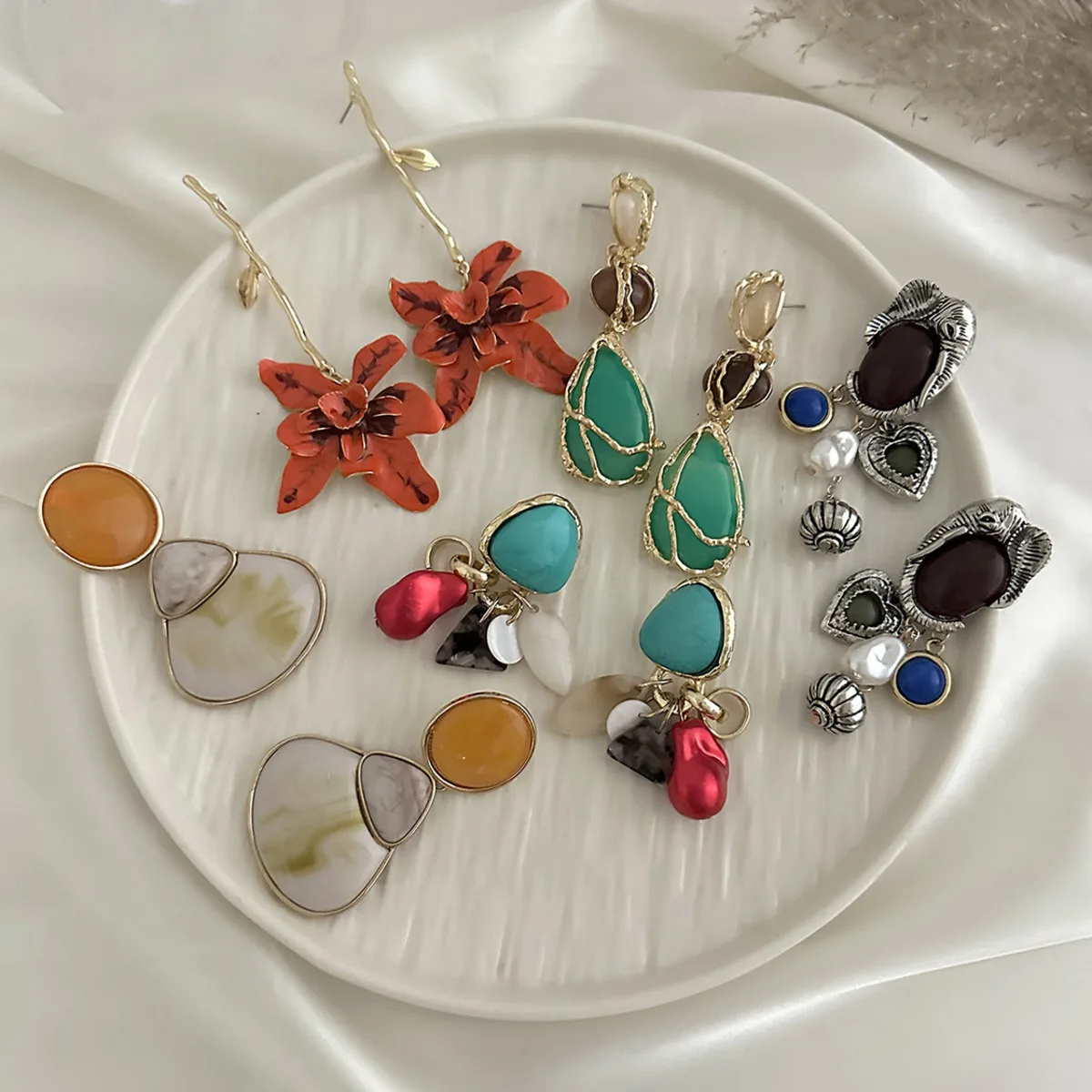 SHIXIN 5 Styles Boho Acrylic Water Drop Geometric Pendant Earrings for Women Retro Irregular Big Flower Drop Earrings Lady Gift