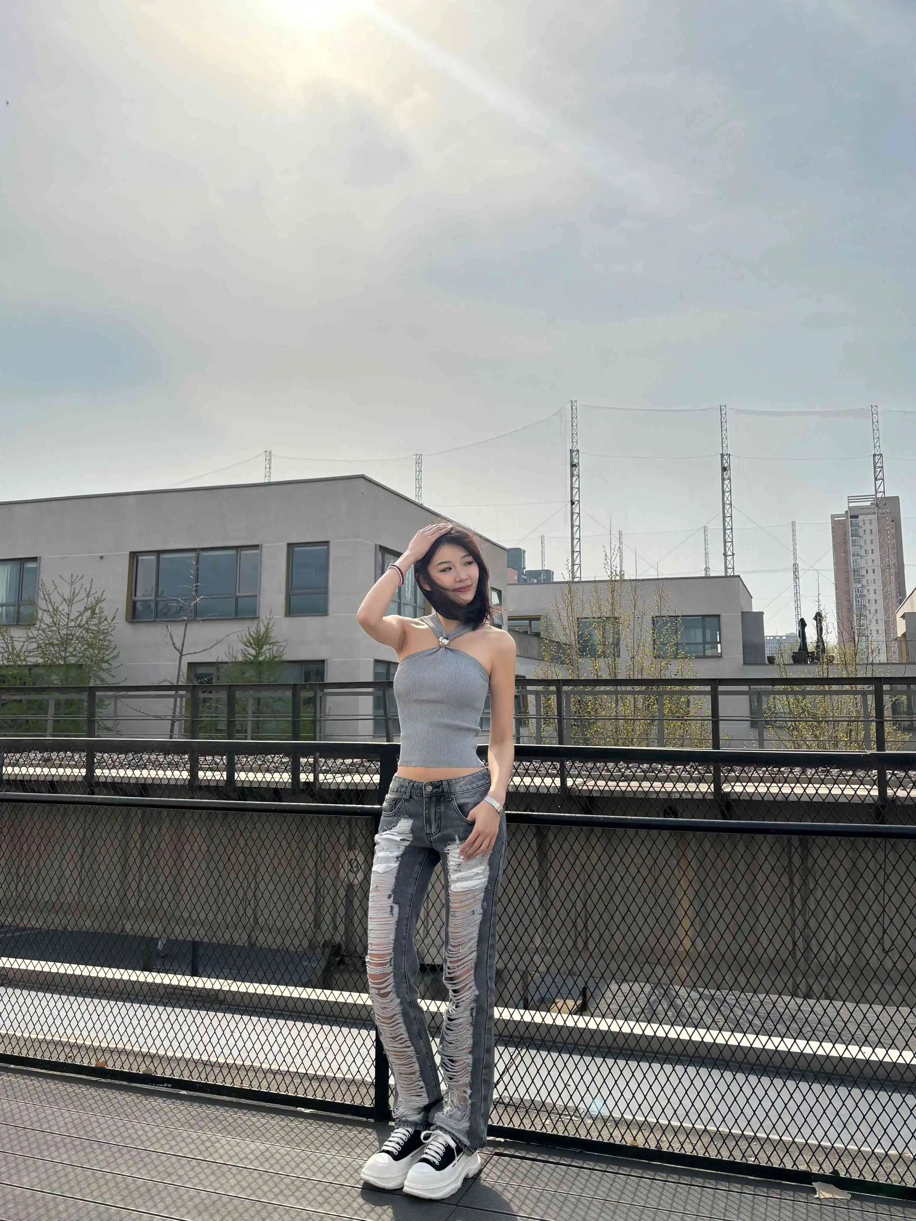 

Женские винтажные рваные джинсы Y2K, уличная одежда в американском стиле ретро, джинсовые брюки с низкой посадкой, тонкие узкие брюки в стиле Харадзюку, готический панк