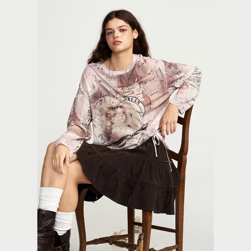 ELFSACK Women's Vintage Crew Neck Graphic Tee with Cat Floral Print, Retro Long Sleeve Casual Top for Daily Wear