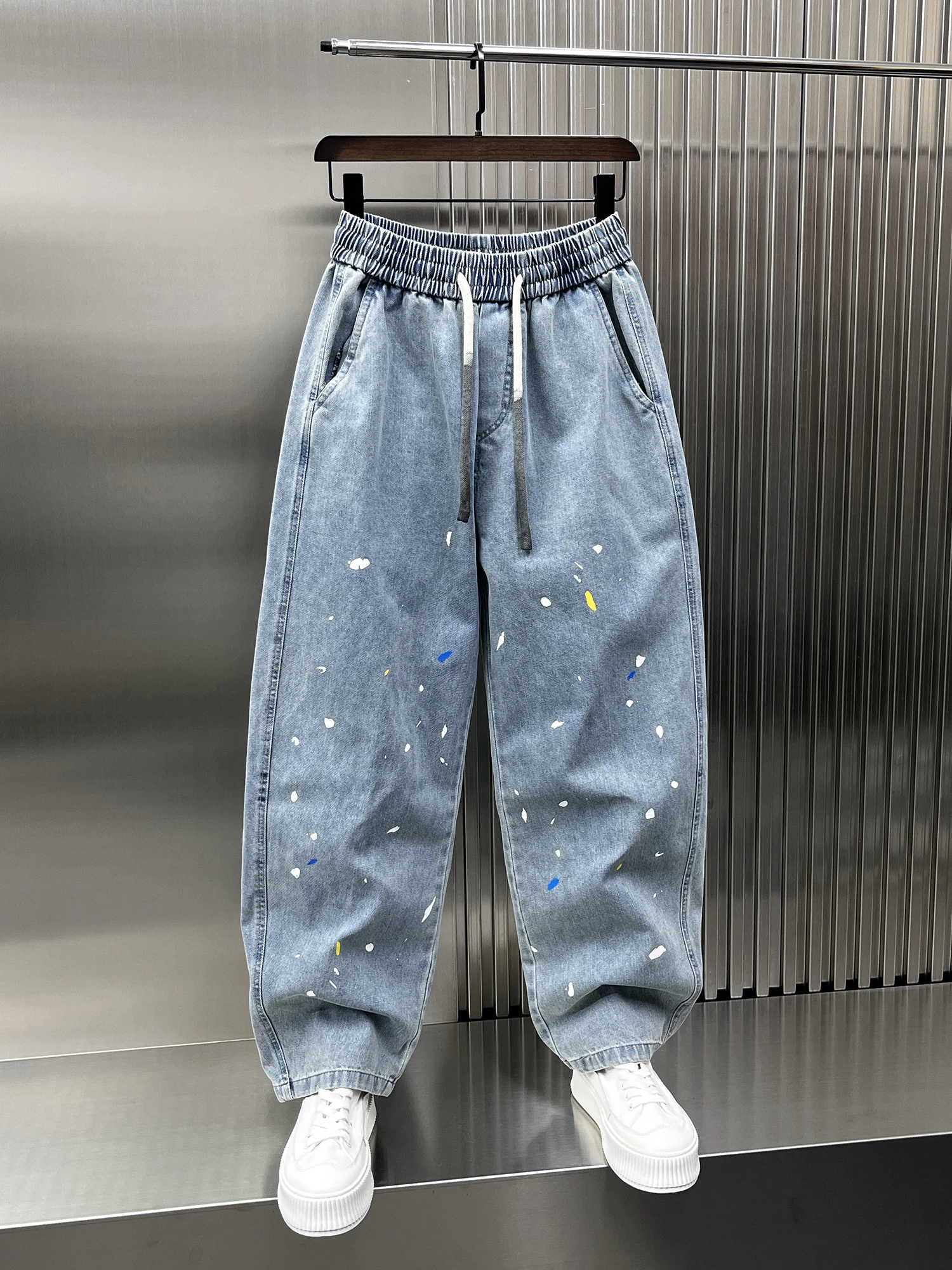 

Мужские джинсы в американском стиле, повседневные, свободного прямого кроя, весенняя новинка, молодежная одежда, дизайн с эффектом брызг краски