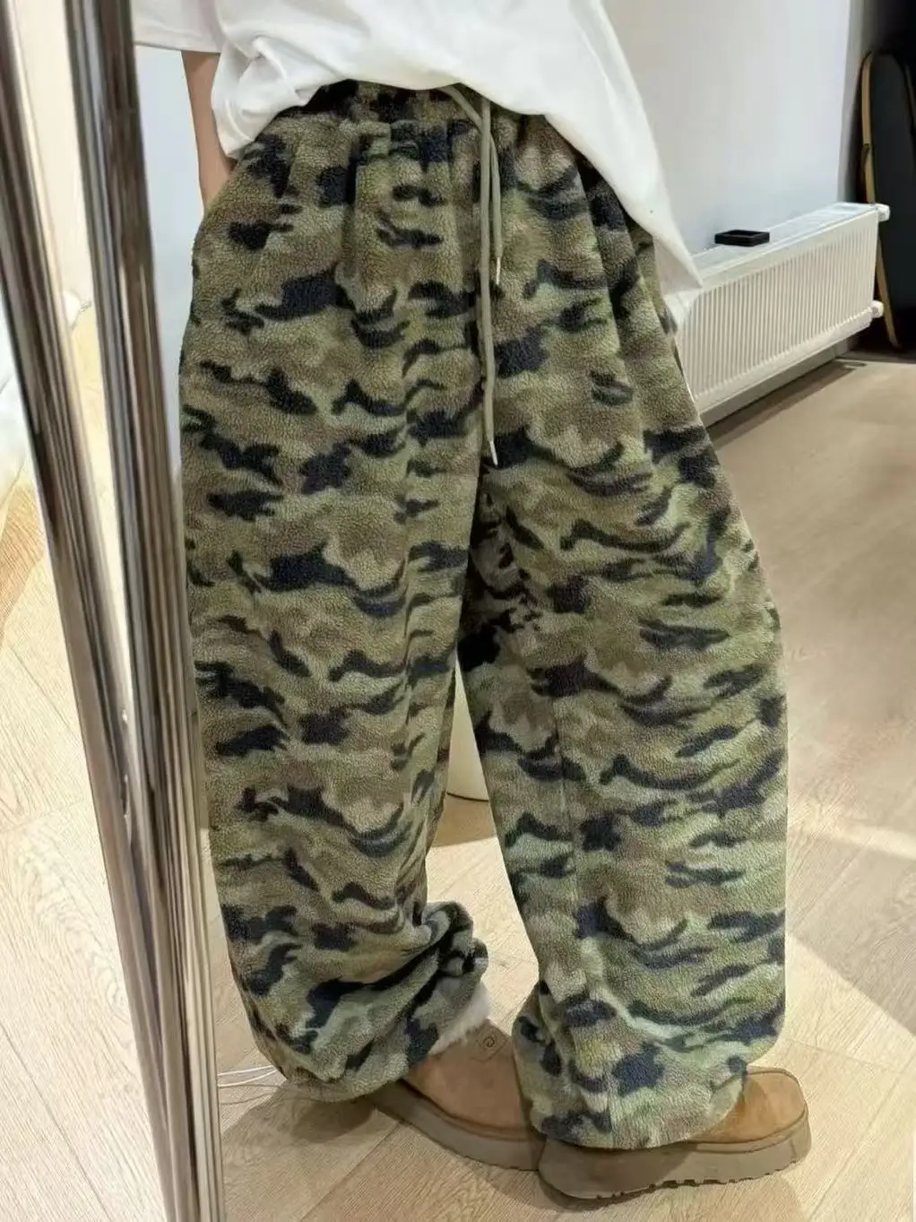 

Зимние широкие брюки из искусственного ягненка для женщин Y2K, модные флисовые свободные камуфляжные брюки-карго, уличная одежда с высокой талией, теплые брюки